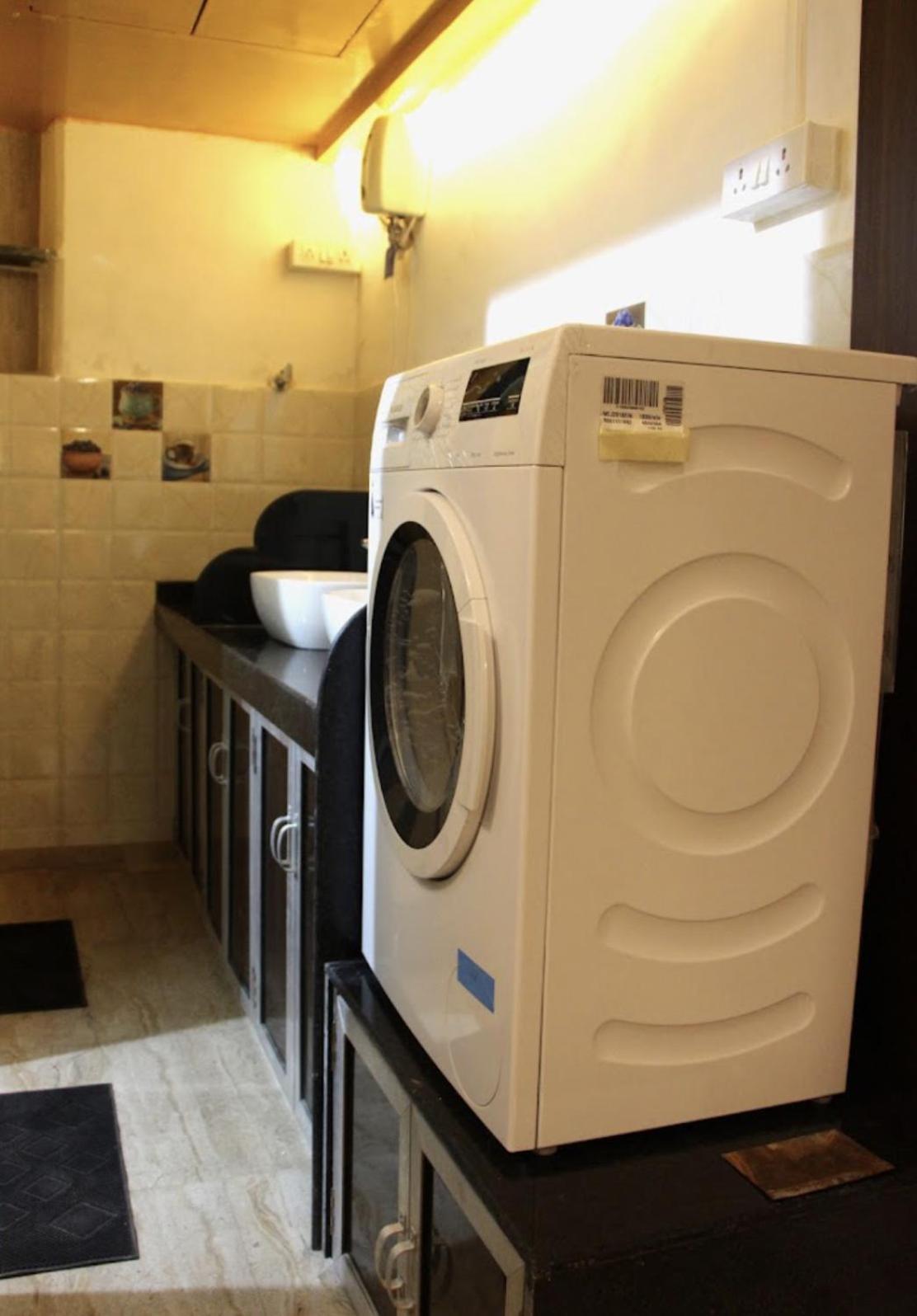 Gosolo Stays Bandra Hostel Мумбай Екстериор снимка